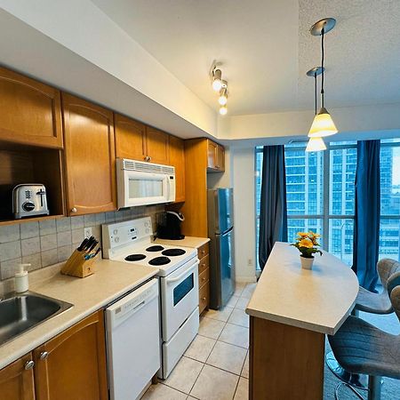 Rivetstays - The Yonge Торонто Экстерьер фото