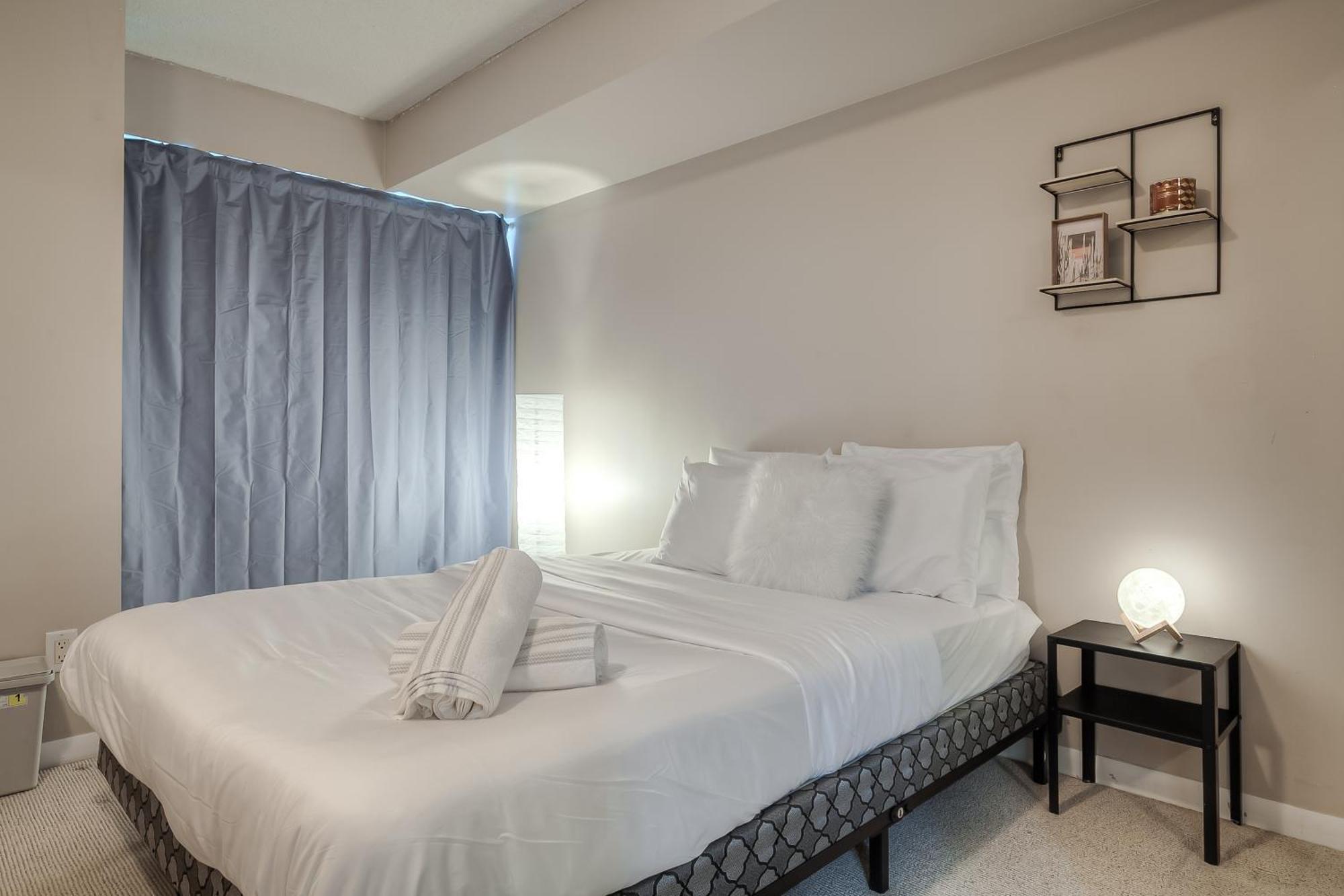 Rivetstays - The Yonge Торонто Экстерьер фото
