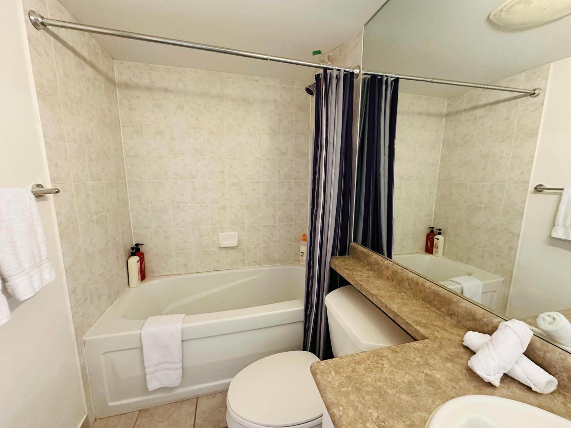 Rivetstays - The Yonge Торонто Экстерьер фото