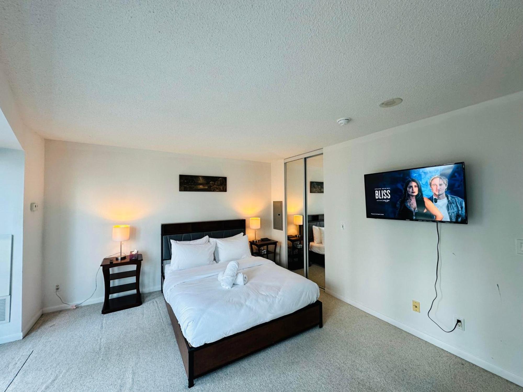 Rivetstays - The Yonge Торонто Экстерьер фото