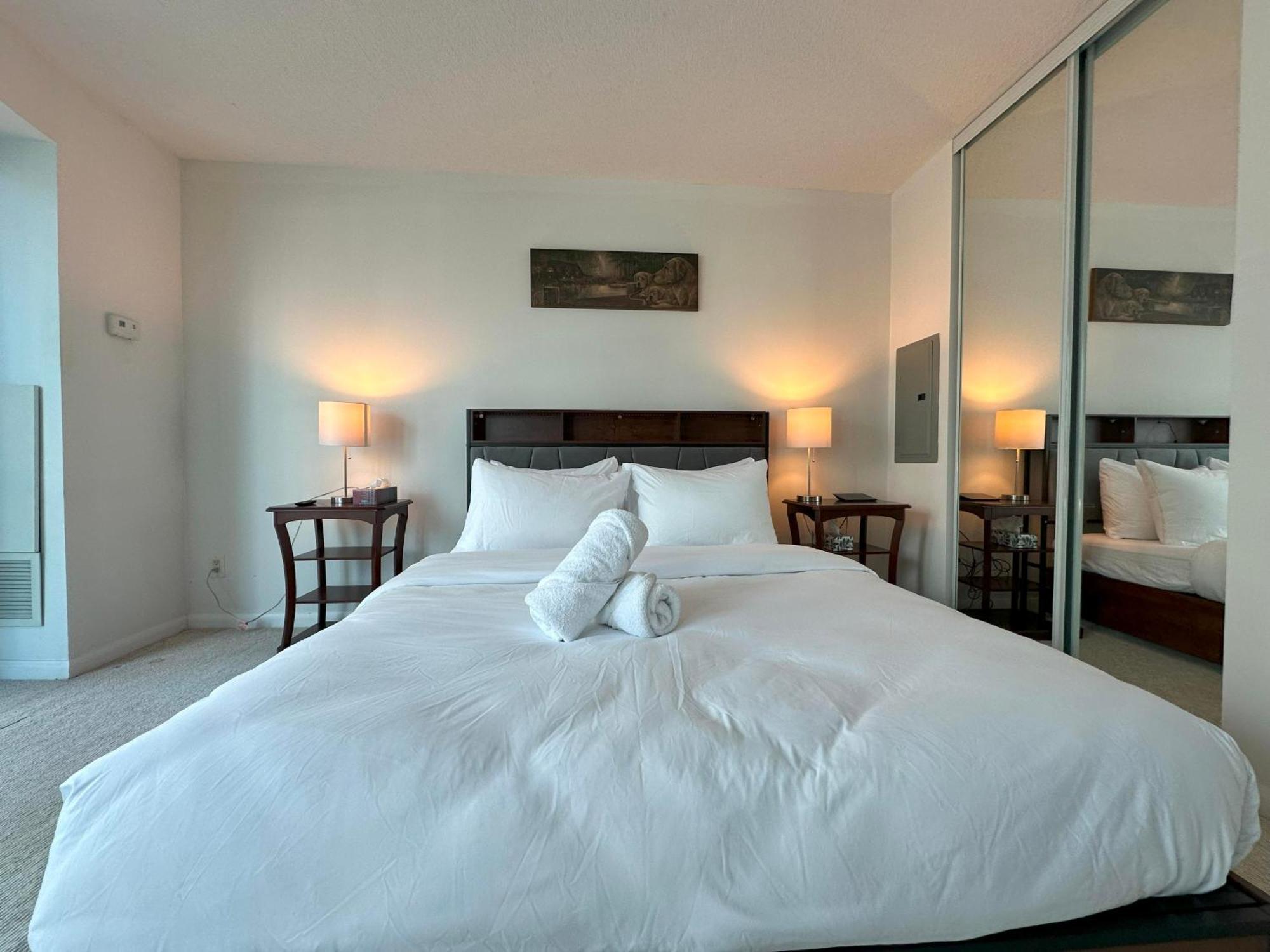 Rivetstays - The Yonge Торонто Экстерьер фото