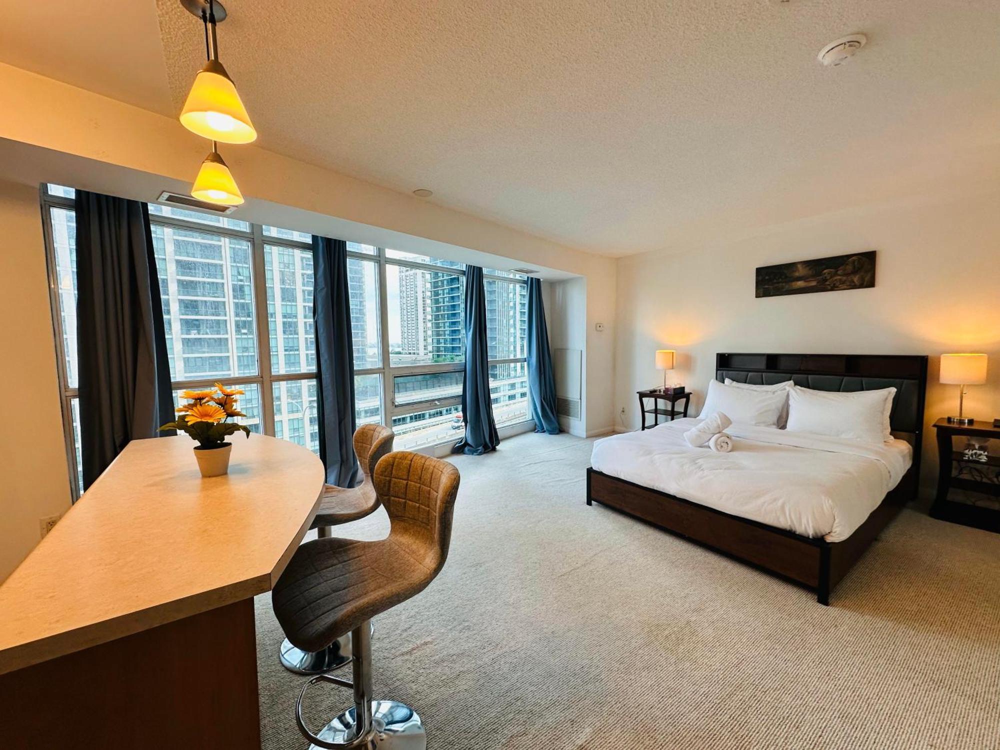 Rivetstays - The Yonge Торонто Экстерьер фото