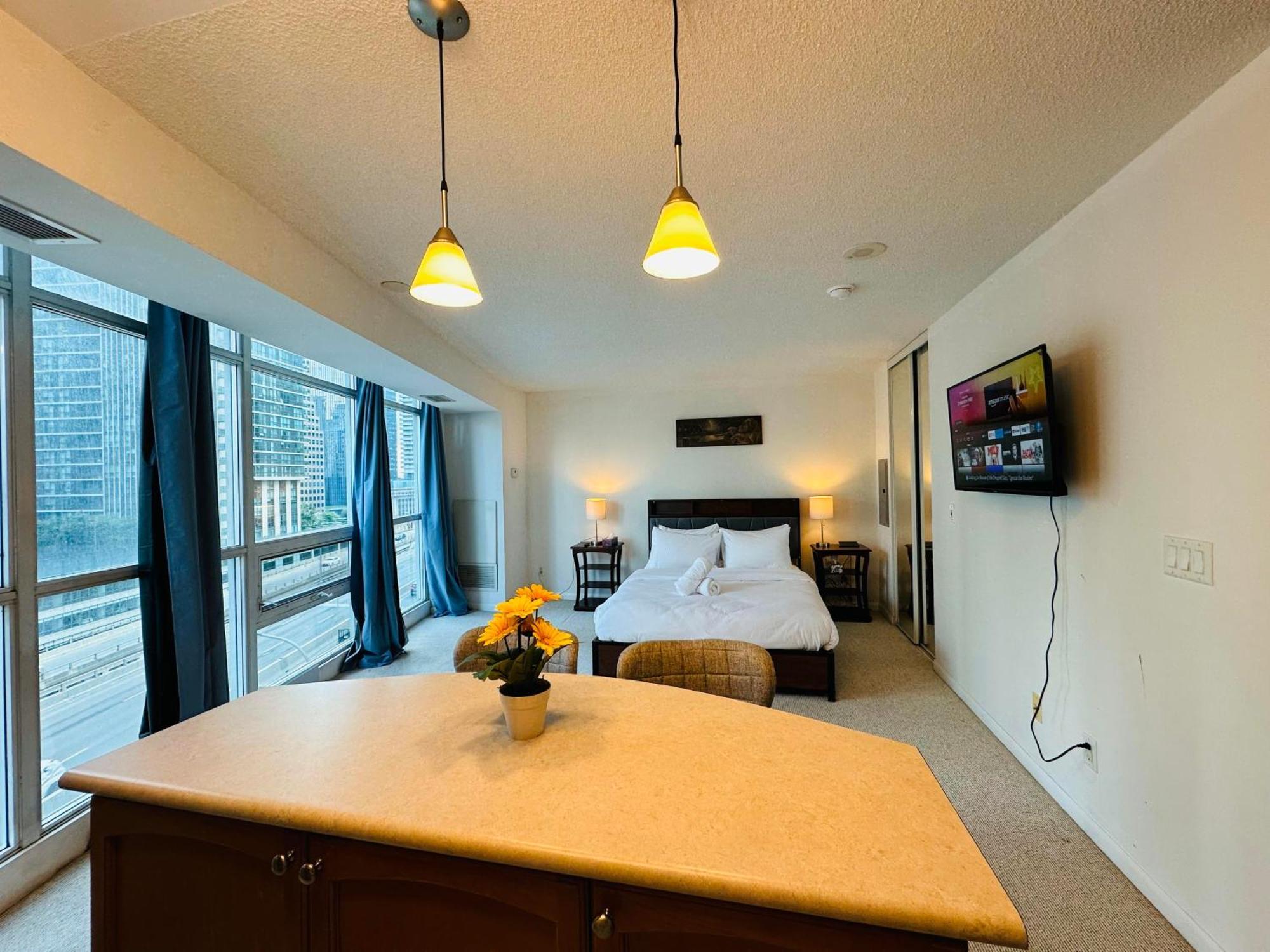 Rivetstays - The Yonge Торонто Экстерьер фото