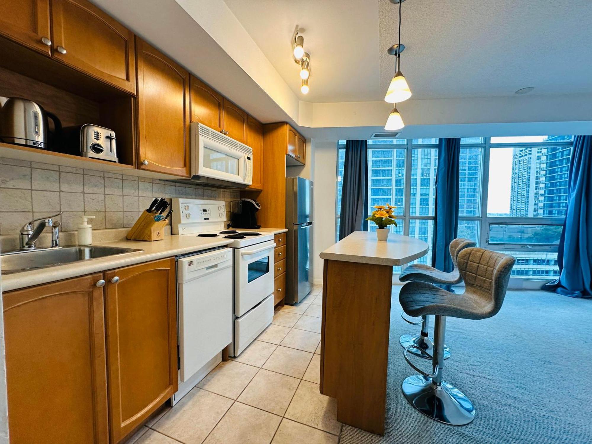 Rivetstays - The Yonge Торонто Экстерьер фото